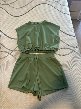 SHEIN Olive Ribbed Drawstring Shorts Set